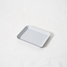 画像をギャラリービューアに読み込む, TY Square Plate 130 - Grey