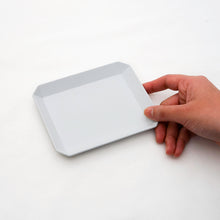 画像をギャラリービューアに読み込む, TY Square Plate 130 - Grey