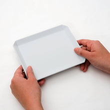 画像をギャラリービューアに読み込む, TY Square Plate 165 - Grey