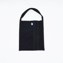 画像をギャラリービューアに読み込む, H/M Necessity Handle Pouch
