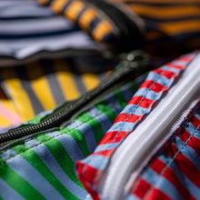 画像をギャラリービューアに読み込む, School Tie Fabric Semicircle Pouch

