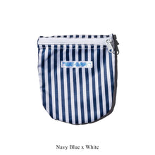 画像をギャラリービューアに読み込む, School Tie Fabric Semicircle Pouch
